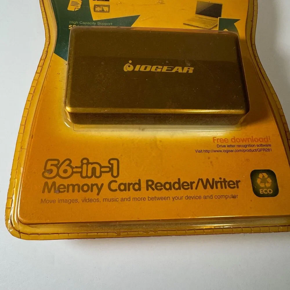 IOGEAR 56-in-1 Memory Card Reader Writer GFR281 USB 2.0 SD SDHC MicroSD NIP New